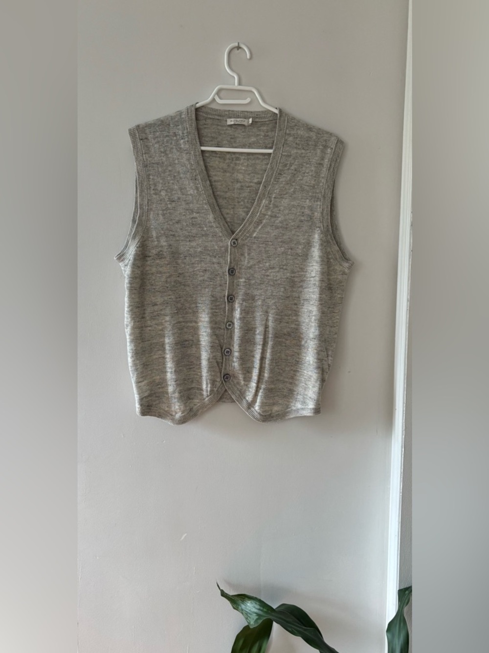 Suitsupply Gray Sleeveless V-Neck Buttoned Knit Vest